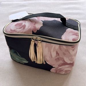 Emily & Merritt for Pottery Barn Teen Bed of Roses Make Up Travel Case